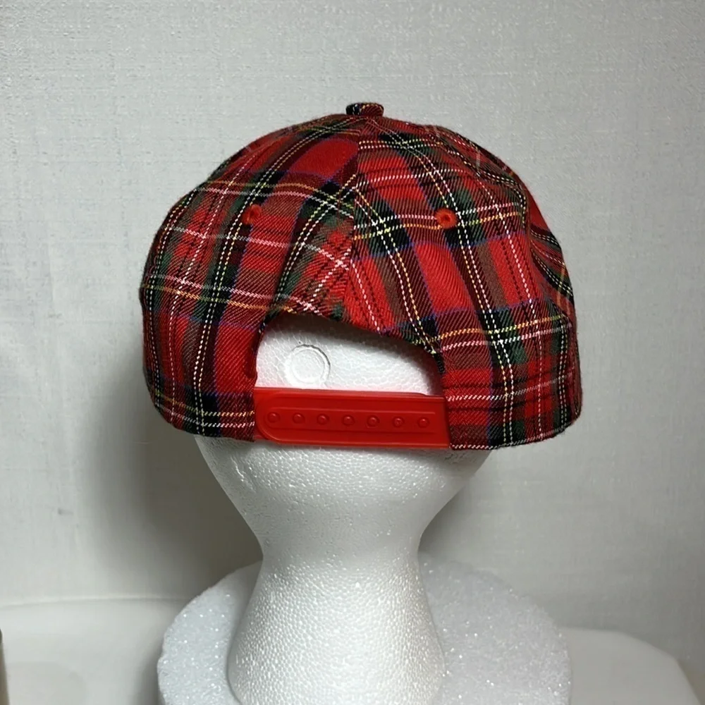𝅺st Andrews old course hat, from Scotland, in good condition.